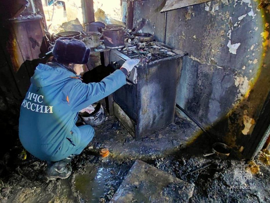 Сегодня утром огнеборцы Троицкого гарнизона работали на тушении пожара частного жилого дома по улице Олега Кошевого Сегодня утром огнеборцы Троицкого гарнизона работали на тушении пожара частного жилого дома по улице Олега Кошевого