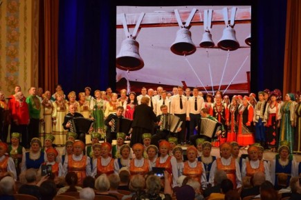 Сводный хор Челябинской области из 230 человек исполнит знаменитую «Катюшу», а также композицию «Казаки в Берлине» на гала-концерте фестиваля-конкурса «Пою моё Отечество»