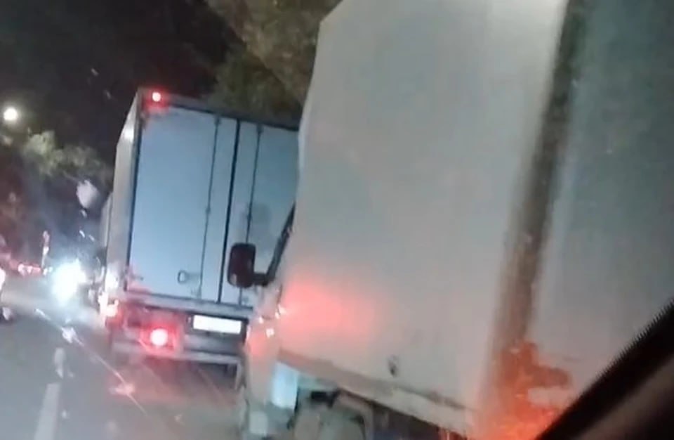 Жители Челябинска пожаловались на постоянные заторы у «Первого хлебокомбината» на улице III Интернационала