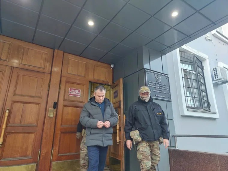 ФСБ задержала сразу нескольких VIP-сотрудников челябинского ГУФСИН ФСБ задержала сразу нескольких VIP-сотрудников челябинского ГУФСИН