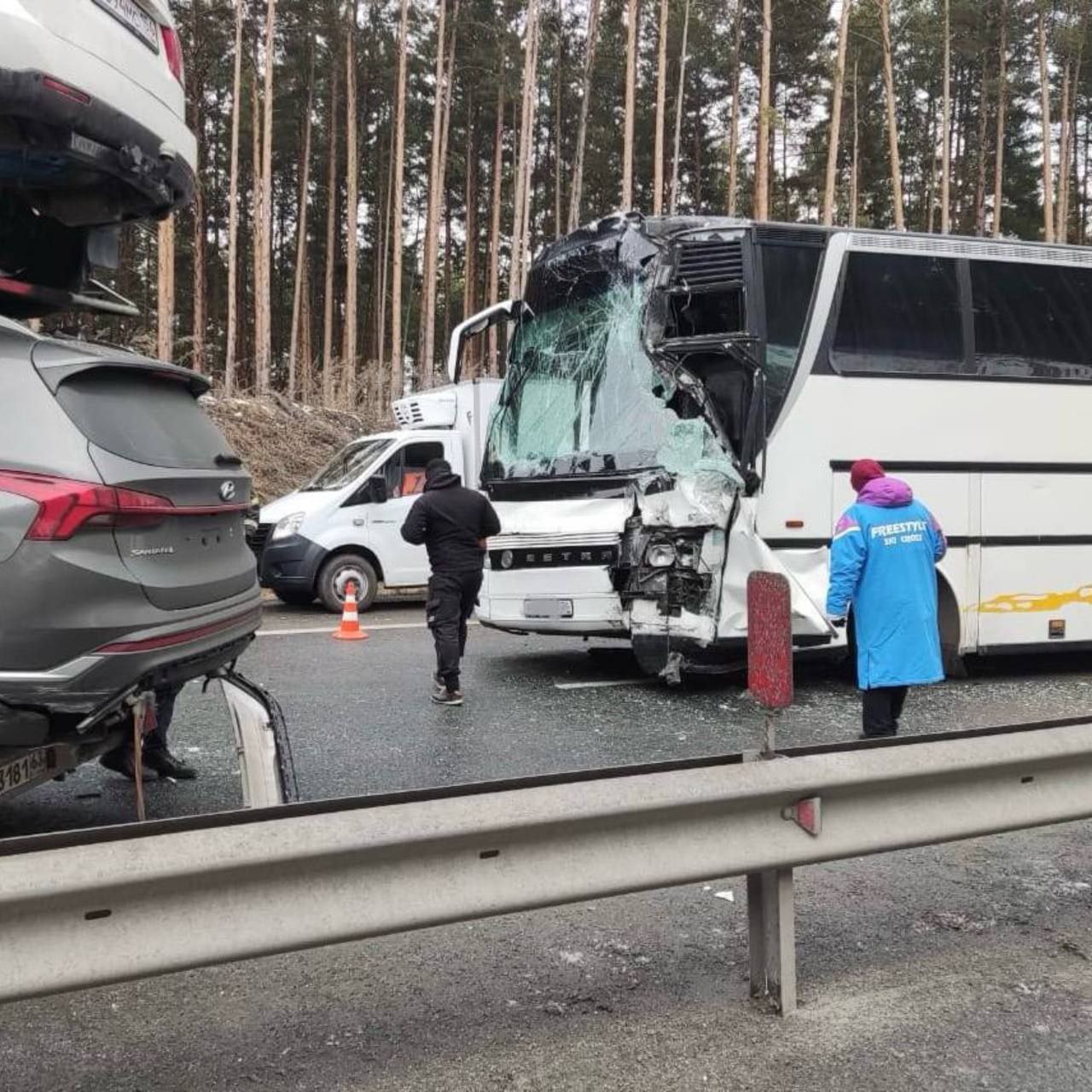 Автобус с детьми попал в аварию под Миассом