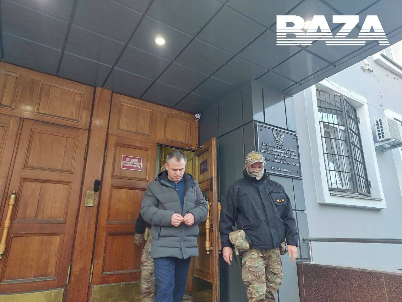 Трех высокопоставленных служащих ФСИН задержали в Челябинской области Трех высокопоставленных служащих ФСИН задержали в Челябинской области