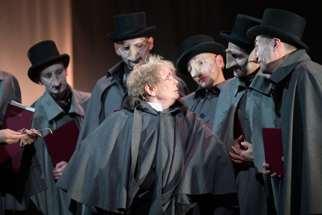 Алексей Текслер с супругой посетил Молодежный театр, визит был приурочен к 60-летнему юбилею театра Алексей Текслер с супругой посетил Молодежный театр, визит был приурочен к 60-летнему юбилею театра