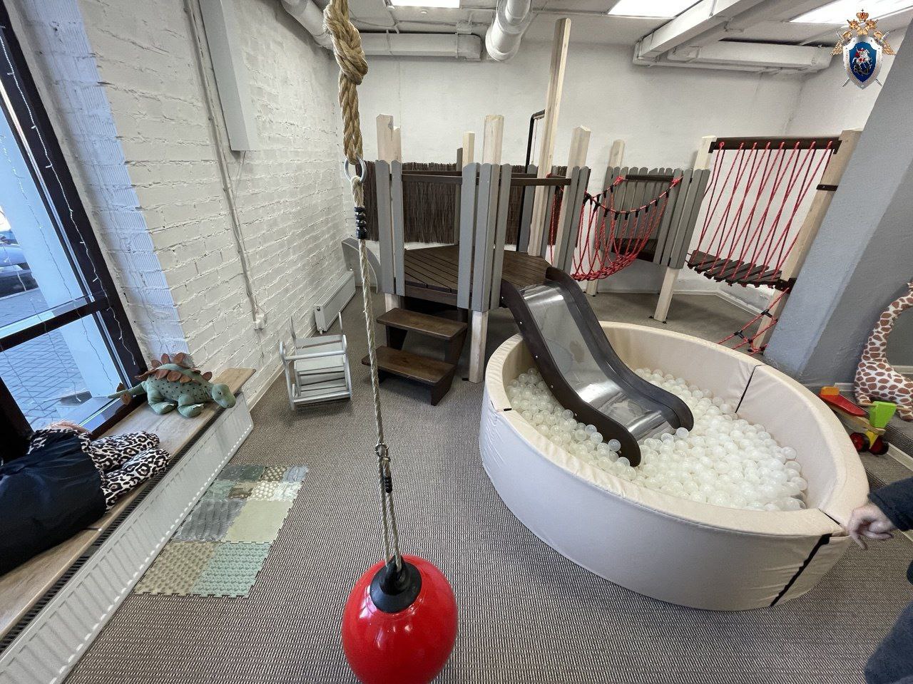 В Челябинске 6-летняя девочка распорола щеку в игровой комнате