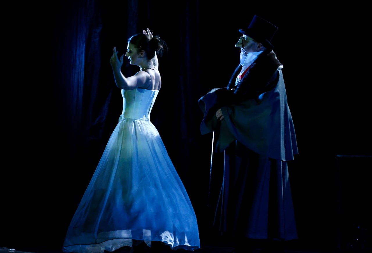 Алексей Текслер поздравил челябинский театр с «Золотой маской» Алексей Текслер поздравил челябинский театр с «Золотой маской»