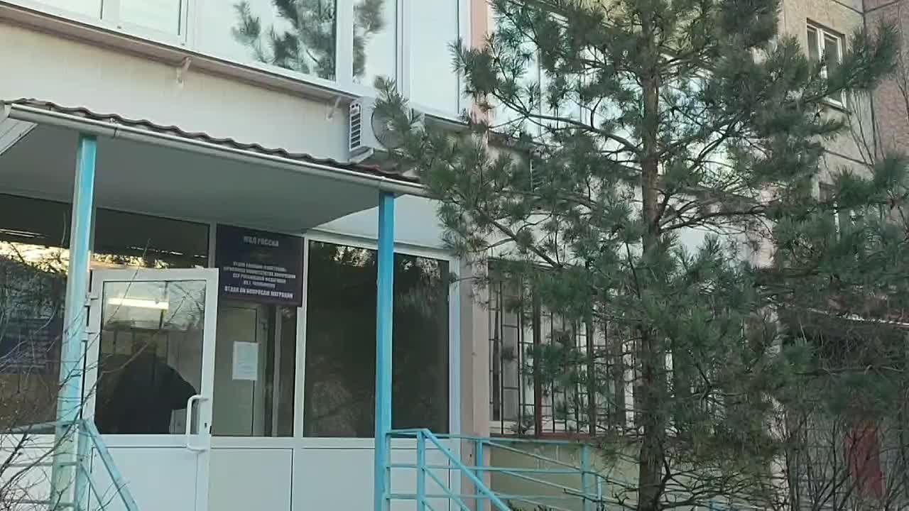 Челябинские полицейские оформили гражданке Германии разрешение на временное проживание в РФ