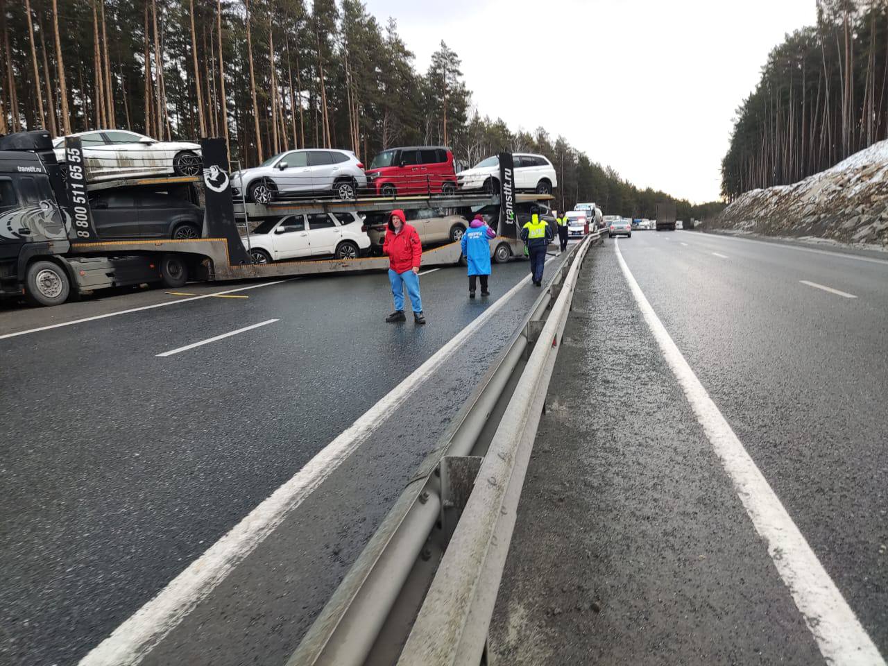 Госавтоинспекция устанавливает обстоятельства ДТП с участием автобуса Госавтоинспекция устанавливает обстоятельства ДТП с участием автобуса