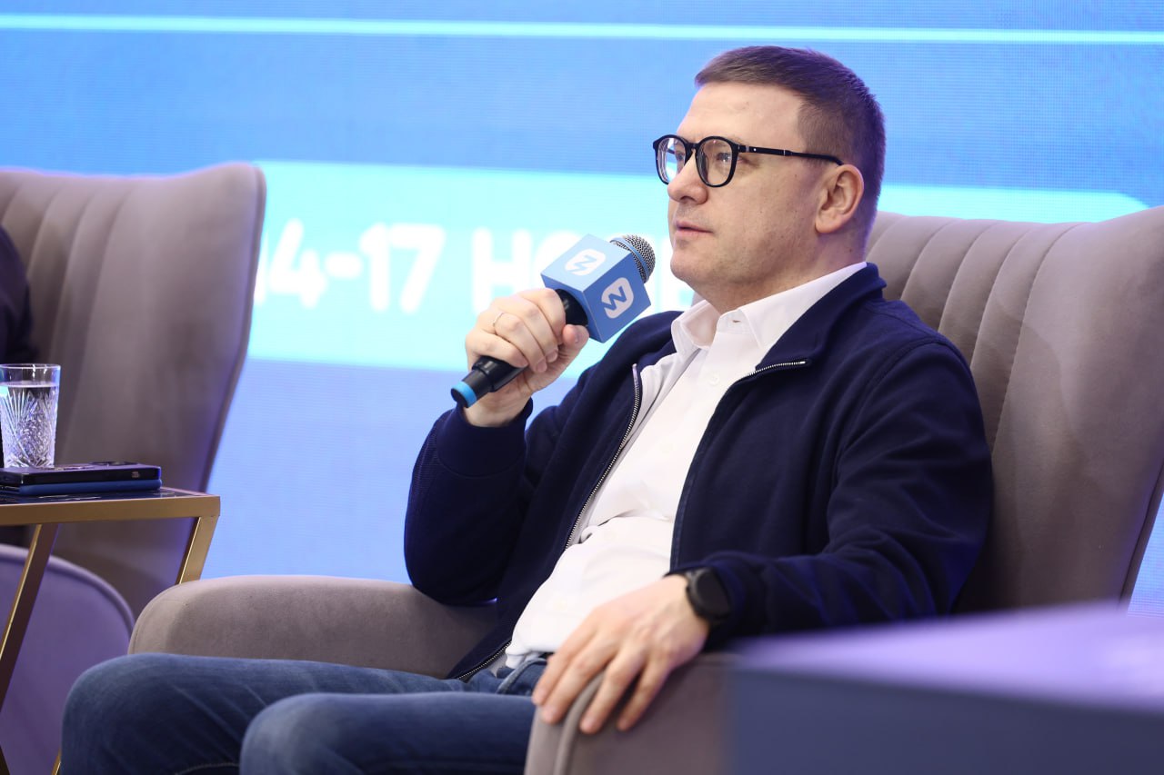 Полпред президента в УрФО Артем Жога и губернатор Челябинской области Алексей Текслер встретились с лучшими просветителями округа