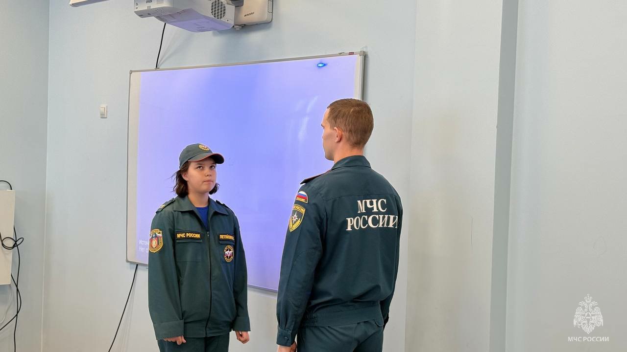 В ритме кадетской жизни. В кадетском классе МЧС России в МОУ СОШ №16 им. Героя РФ Ольги Сергеевны Качуры кипит насыщенная и интересная жизнь! Под чутким руководством наставника, капитана внутренней службы Дениса Андреевича... В ритме кадетской жизни. В кадетском классе МЧС России в МОУ СОШ №16 им. Героя РФ Ольги Сергеевны Качуры кипит насыщенная и интересная жизнь! Под чутким руководством наставника, капитана внутренней службы Дениса Андреевича...