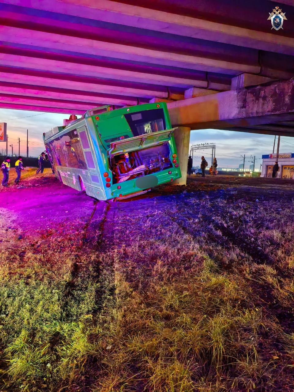 Следователем СК России устанавливаются обстоятельства ДТП с участием автобуса, в результате которого пострадали пассажиры Следователем СК России устанавливаются обстоятельства ДТП с участием автобуса, в результате которого пострадали пассажиры