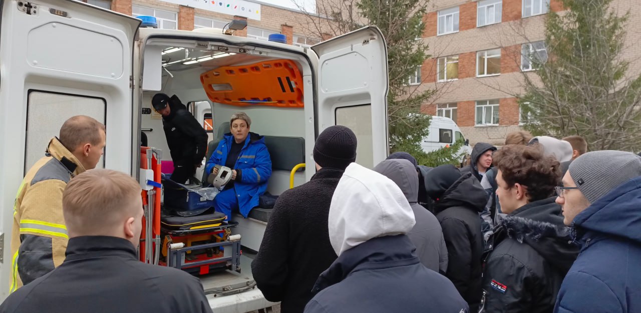 Госавтоинспекторы провели краш-курс по безопасности дорожного движения для студентов в Ашинском районе Госавтоинспекторы провели краш-курс по безопасности дорожного движения для студентов в Ашинском районе