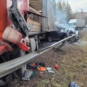 На М5 погиб автомобилист.. ДТП произошло на 1764 км трассы (под Миассом). ГАИ региона: Хендай Крета выехала на встречку и столкнулась с грузовиком