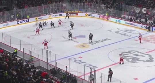 Хоккейный клуб «Автомобилист» одержал победу над челябинским «Трактором» со счетом 5:1 в матче регулярного чемпионата КХЛ