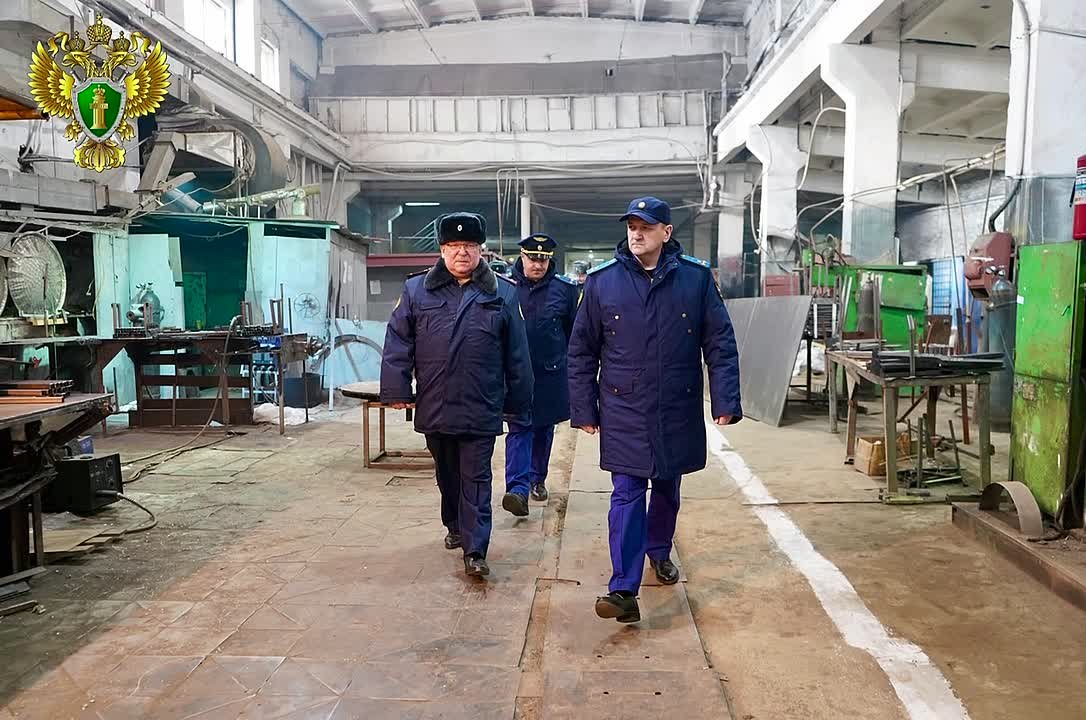 Заместитель прокурора области Евгений Федоров проверил исправительную колонию для осужденных мужчин в Челябинске