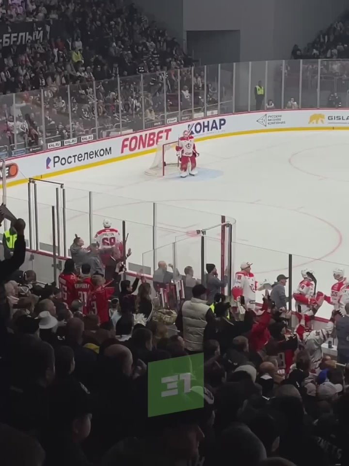 «Трактор» на домашнем льду разгромно проиграл «Автомобилисту»