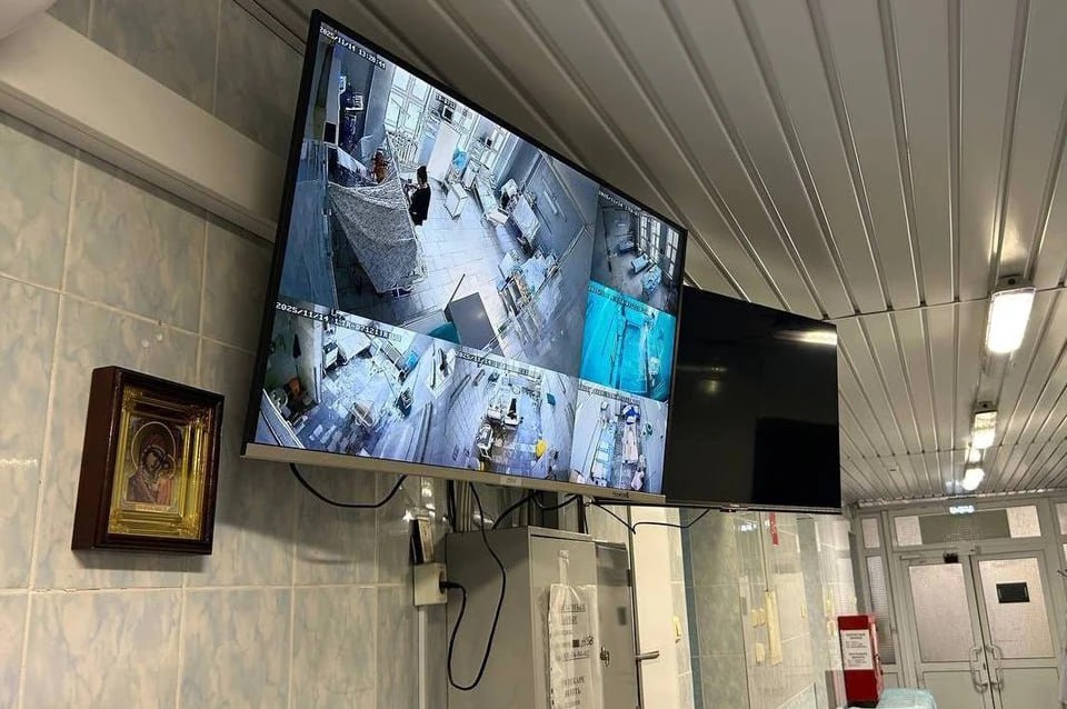 Мама и дочка, серьезно пострадавшие во время взрыва на заводе в Копейске, проходят лечение в Нижегородском НИИ травматологии и ортопедии