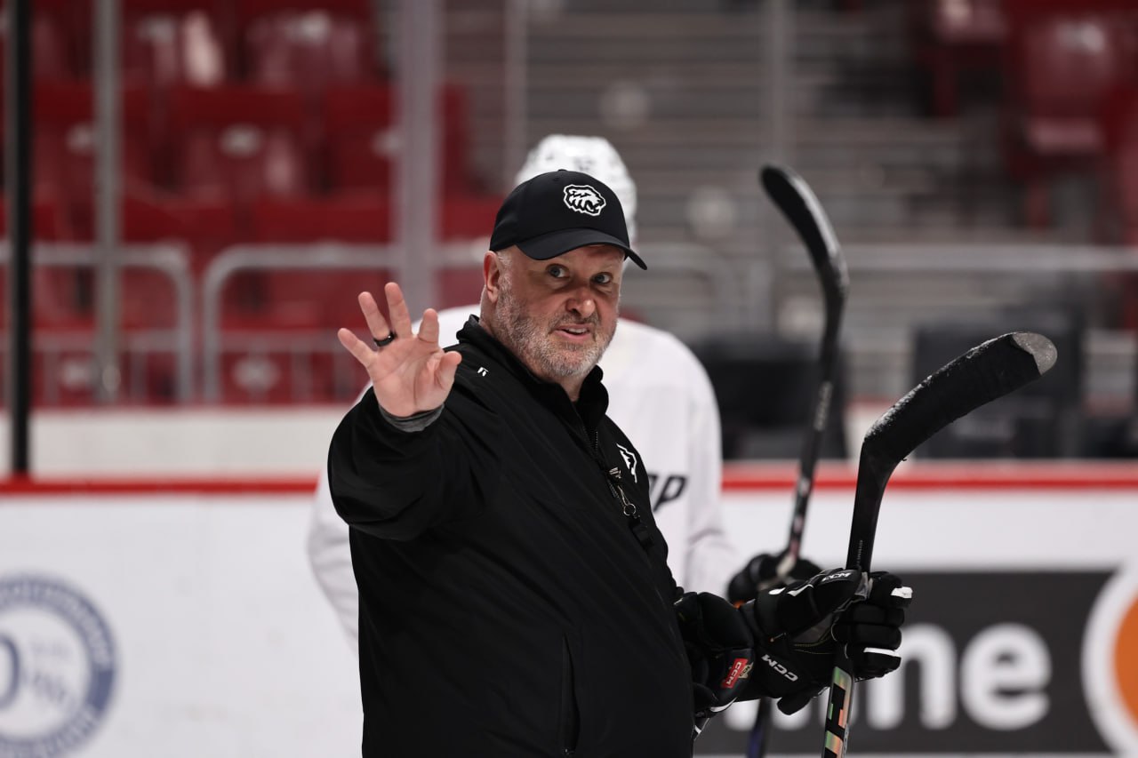 Главный тренер «Трактора» заявил об уходе из клуба