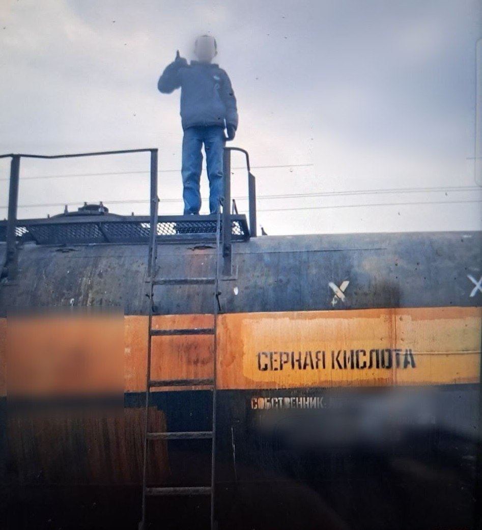 В рамках оперативно-профилактической акции «Закон» сотрудники транспортной полиции Южного Урала установили подростка-зацепера