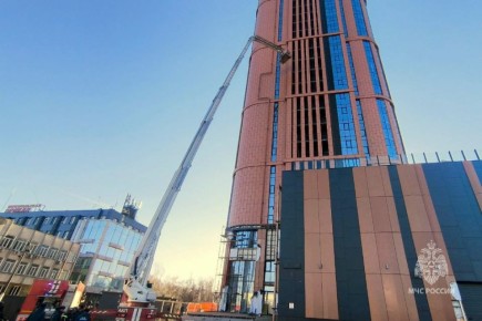 Челябинские огнеборцы провели учения в новом 31-этажном жилом комплексе