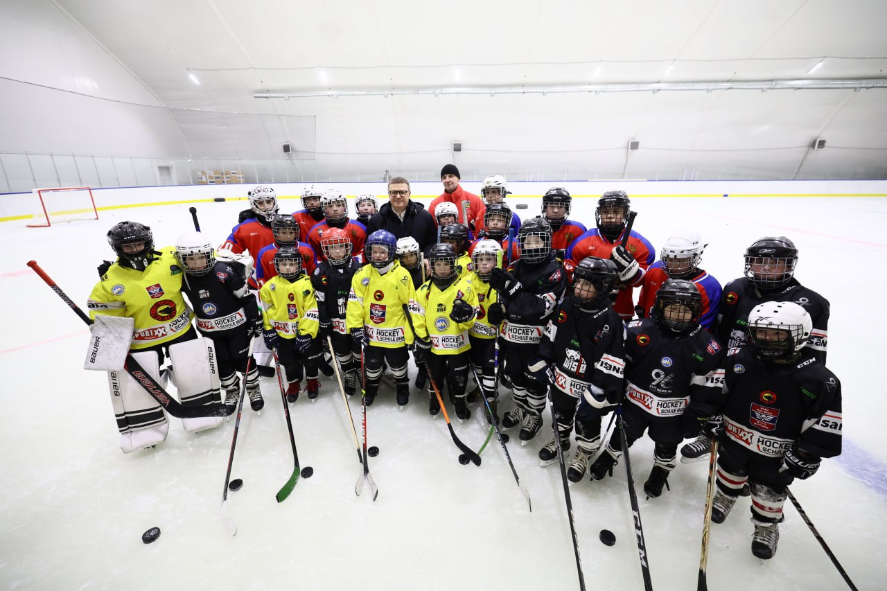 Сегодня губернатор Челябинской области Алексей Текслер работает в Красноармейском районе