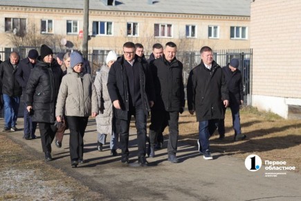 В Красноармейском районе при школе построили новое мини-футбольное поле