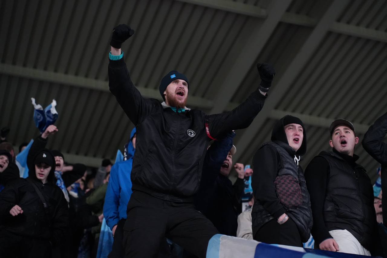 Острые моменты футбольного матча «Челябинск»-КАМАЗ запечатлела Марина Лапина Острые моменты футбольного матча «Челябинск»-КАМАЗ запечатлела Марина Лапина