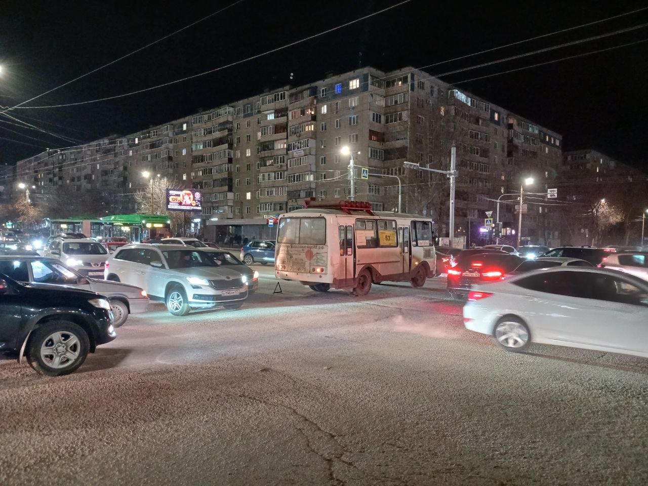 На крупном перекрестке на северо-западе Челябинска перестали работать светофоры