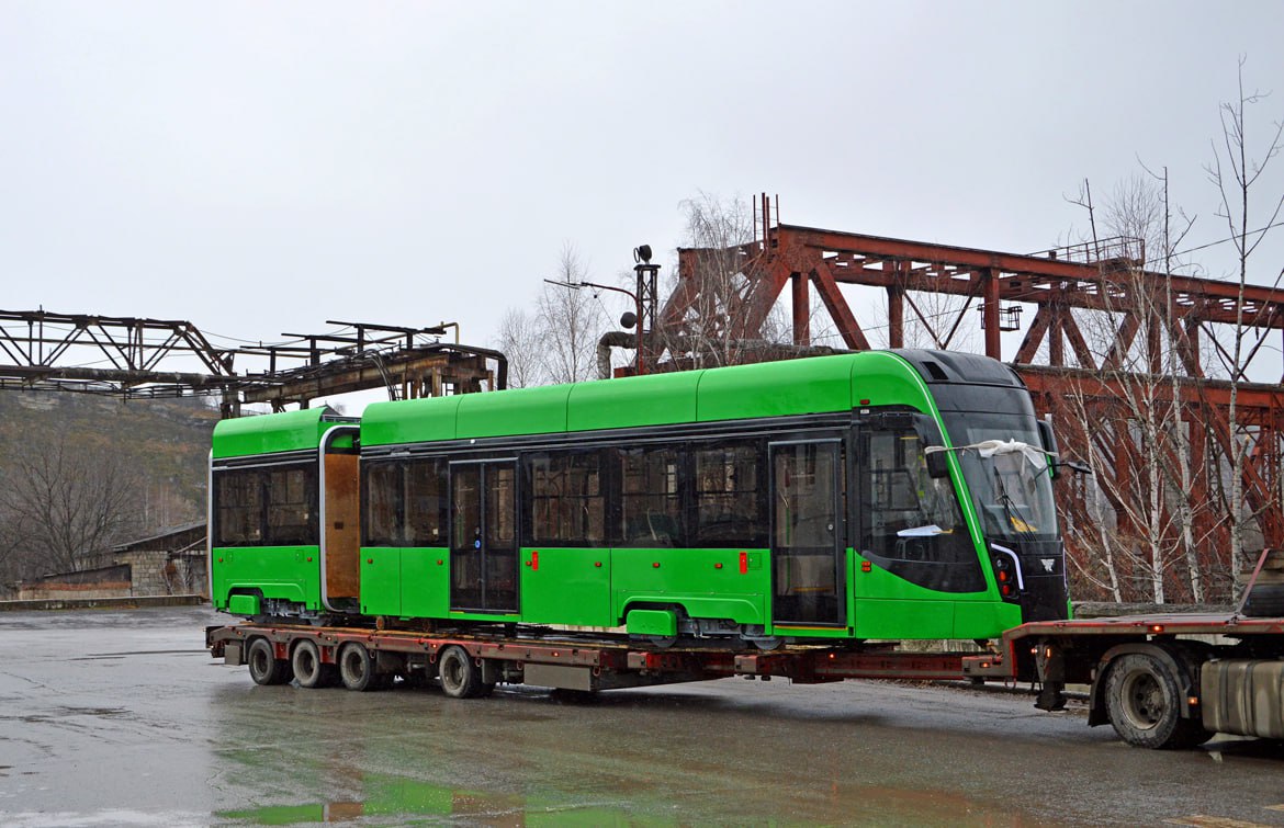 В Челябинск из Усть-Катава привезли первый трехсекционный трамвай В Челябинск из Усть-Катава привезли первый трехсекционный трамвай