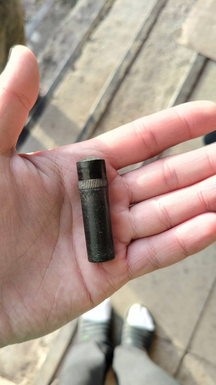 Поисковик из Челябинска нашел медальон советского солдата Поисковик из Челябинска нашел медальон советского солдата