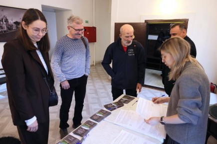 Челябинцам показали документальный фильм «Пещерный град»