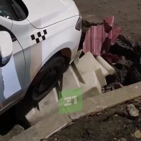 "Машина висит на пороге. Я не первый, оказывается, тут упал"