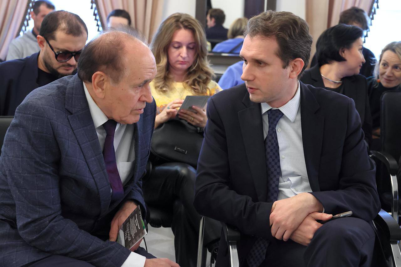 Челябинцам показали документальный фильм «Пещерный град» Челябинцам показали документальный фильм «Пещерный град»