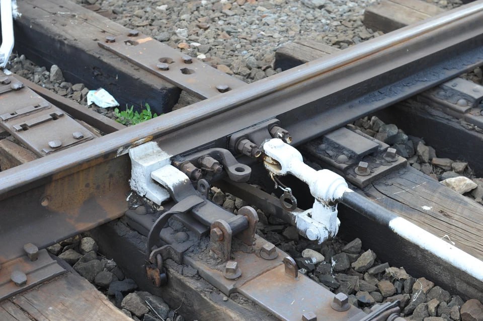 Трое челябинских подростков прыгнули на отходящий поезд «Новый Уренгой – Уфа» и доехали до Чебаркуля