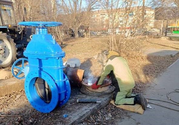 В Челябинске повысили надежность водопровода в районе автомобильного училища