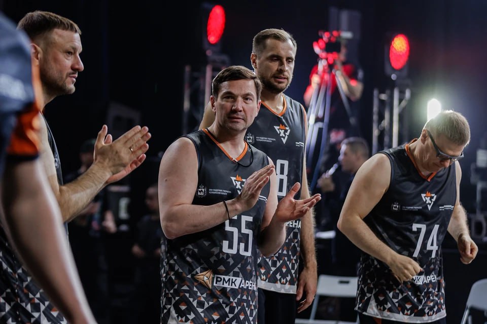 Бег, коллекция винила и пилатес: главы городов Челябинской области рассказали, чем увлекаются вне работы