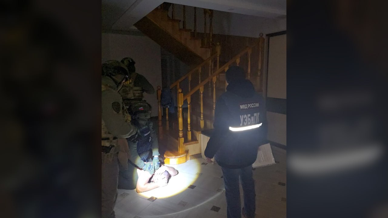 Полицейские областного главка пресекли масштабный оборот немаркированной табачной и алкогольной продукции Полицейские областного главка пресекли масштабный оборот немаркированной табачной и алкогольной продукции