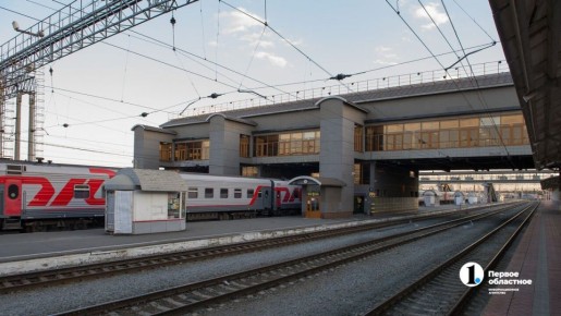 Из-за возгорания на перегоне в Свердловской области задерживаются поезда, включая сообщение Санкт-Петербург — Челябинск