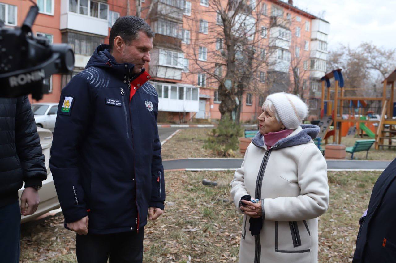 В Челябинске проверили состояние благоустроенных за прошлые годы дворов