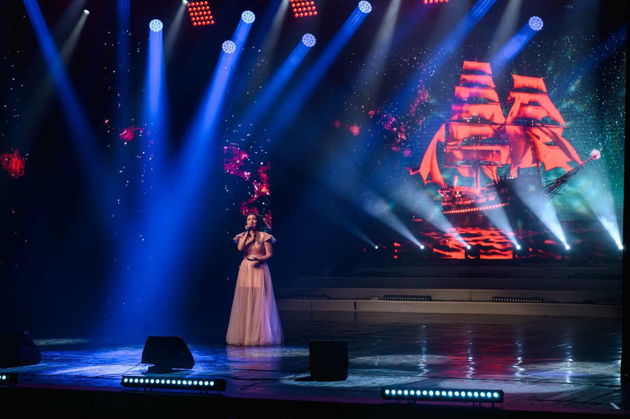 В Златоусте состоялся праздничный концерт «Звезда Уральской земли» В Златоусте состоялся праздничный концерт «Звезда Уральской земли»