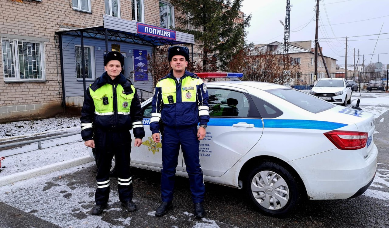 Жительница Октябрьского района выразила благодарность сотрудникам Госавтоинспекции за помощь на дороге