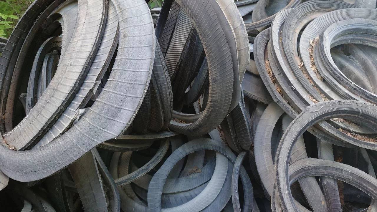 В Коркино автомобильные шины перерабатывают в резиновую крошку