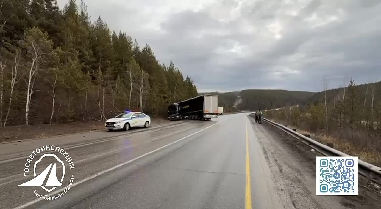 На 1623 км автодороги М-5 "Урал" (Москва-Челябинск), произошел съезд в кювет большегрузного транспортного средства