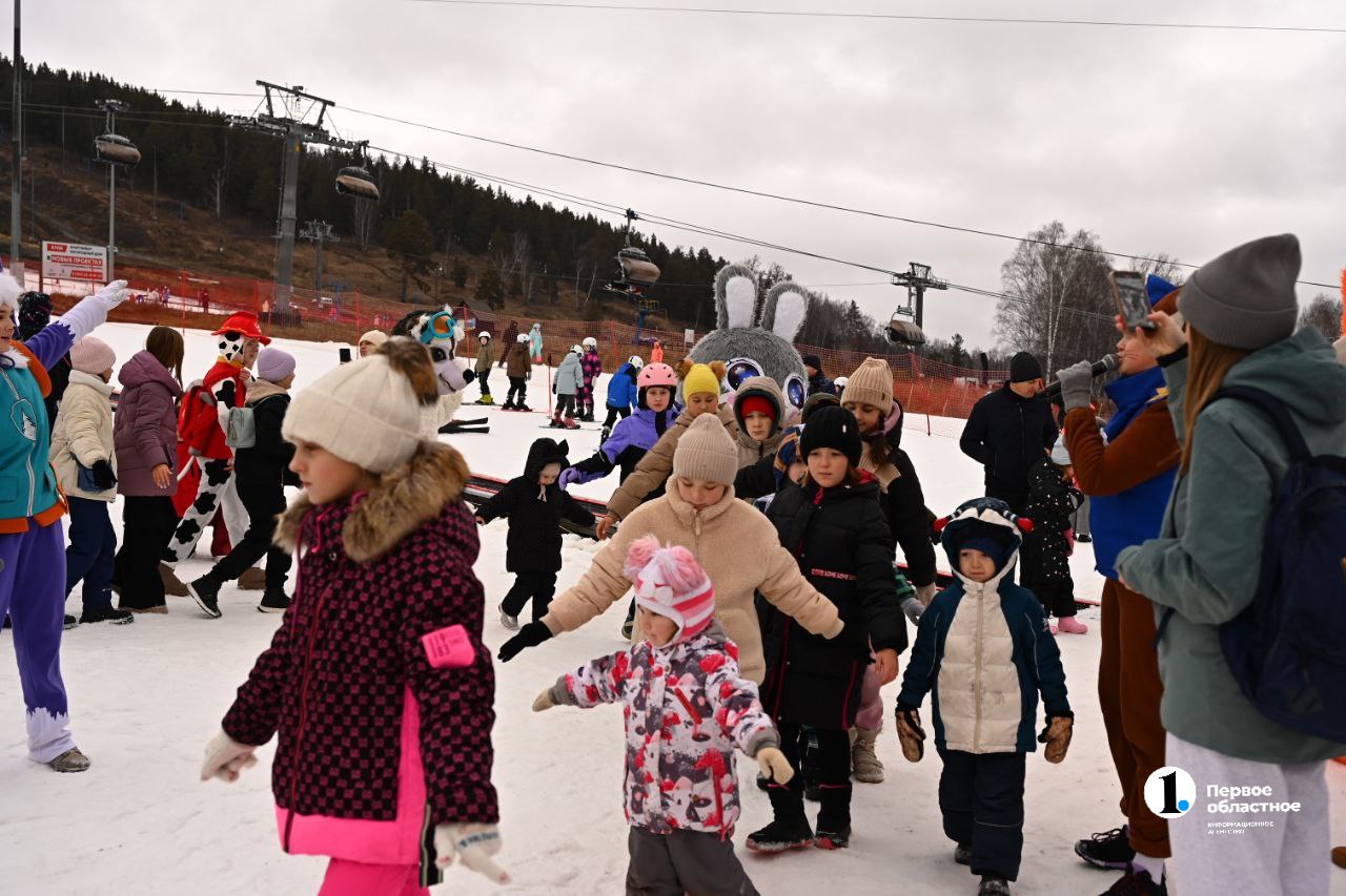 На Солнечной долине в Миассе запустили шестиместный кресельный подъемник и открыли горнолыжный сезон На Солнечной долине в Миассе запустили шестиместный кресельный подъемник и открыли горнолыжный сезон