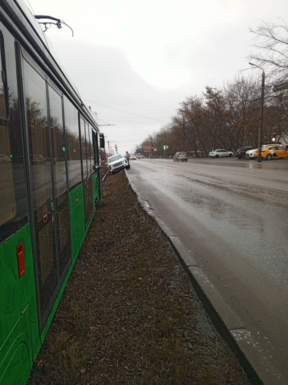 На шоссе Металлургов закрыто движение трамваев На шоссе Металлургов закрыто движение трамваев