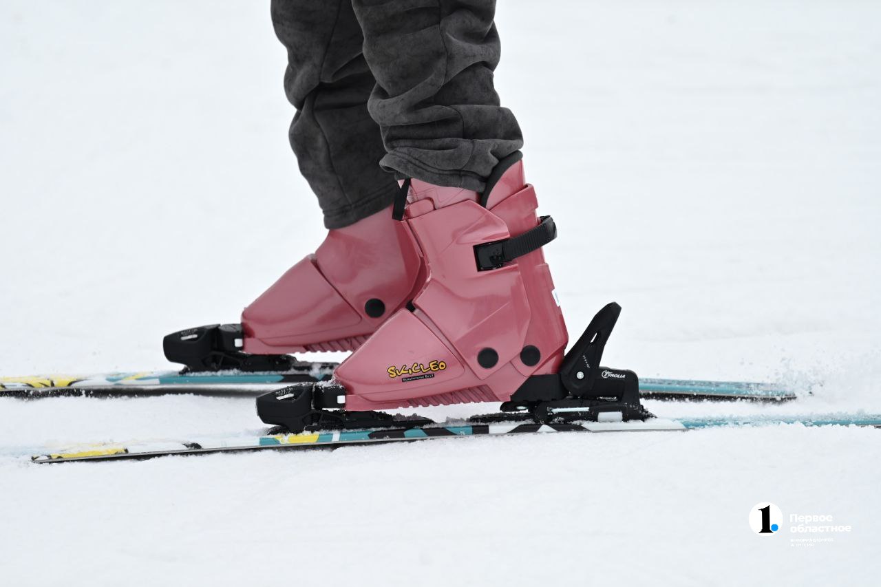 На Солнечной долине в Миассе запустили шестиместный кресельный подъемник и открыли горнолыжный сезон На Солнечной долине в Миассе запустили шестиместный кресельный подъемник и открыли горнолыжный сезон