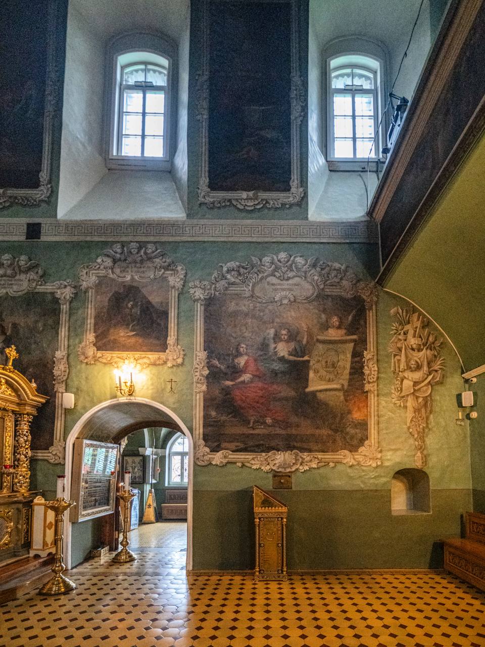 Церковь Троицы Живоначальной в Останкино прекрасна и снаружи, и внутри Церковь Троицы Живоначальной в Останкино прекрасна и снаружи, и внутри