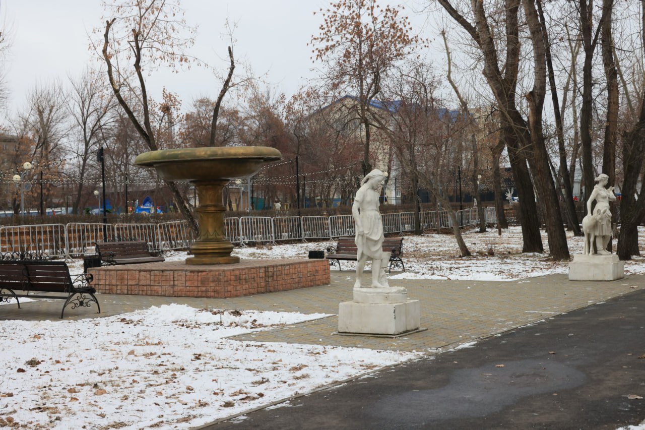 В Челябинске заработал каток на дорожках в парке имени Терешковой В Челябинске заработал каток на дорожках в парке имени Терешковой