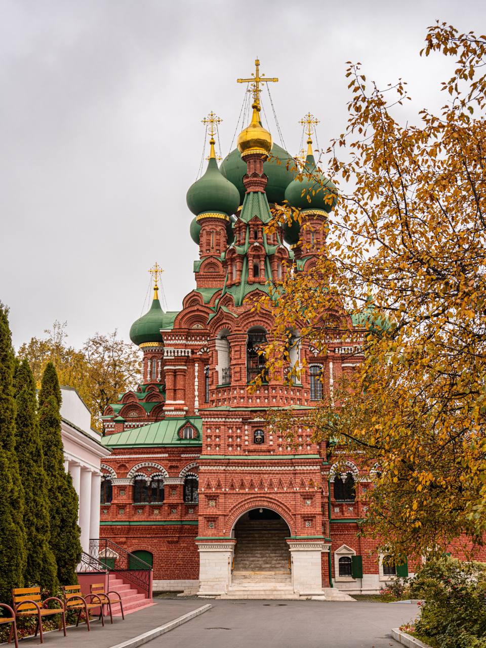 Церковь Троицы Живоначальной в Останкино прекрасна и снаружи, и внутри Церковь Троицы Живоначальной в Останкино прекрасна и снаружи, и внутри