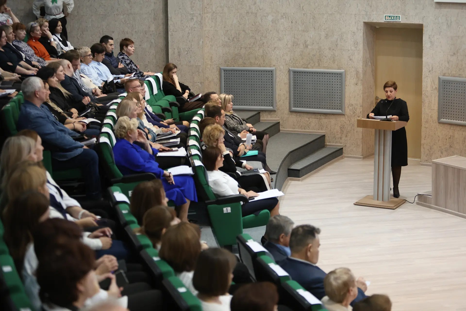 По инициативе главы города в администрации Магнитогорска состоялись ежегодные публичные слушания по проекту решения Магнитогорского городского Собрания депутатов «Об утверждении бюджета города Магнитогорска на 2026 год и... По инициативе главы города в администрации Магнитогорска состоялись ежегодные публичные слушания по проекту решения Магнитогорского городского Собрания депутатов «Об утверждении бюджета города Магнитогорска на 2026 год и...