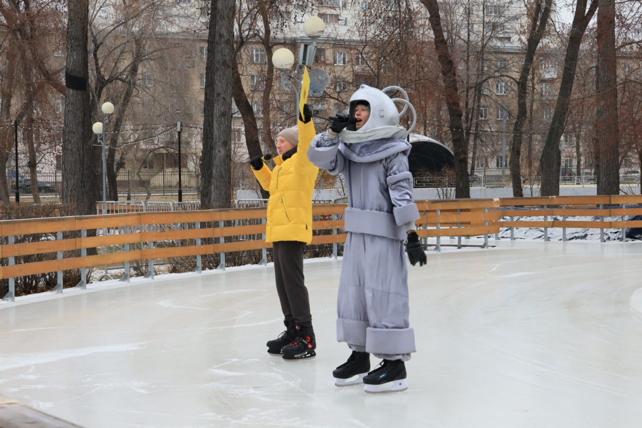 В Челябинске заработал каток на дорожках в парке имени Терешковой В Челябинске заработал каток на дорожках в парке имени Терешковой